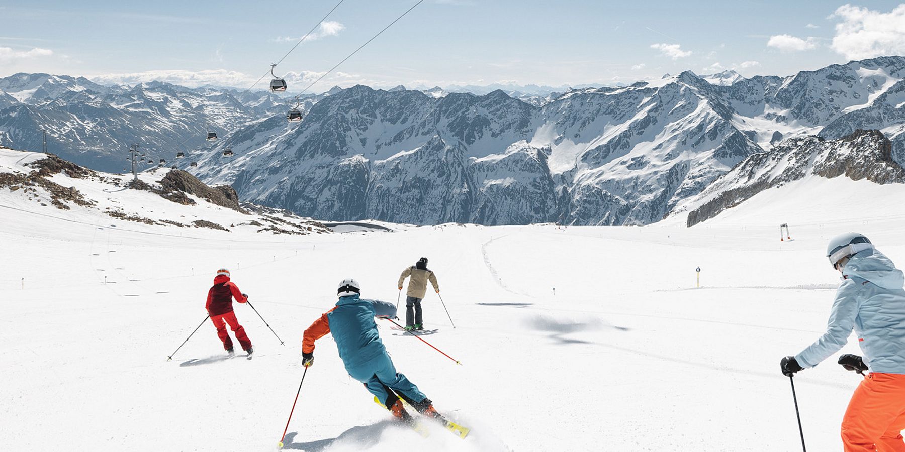 Sölden sun skiing