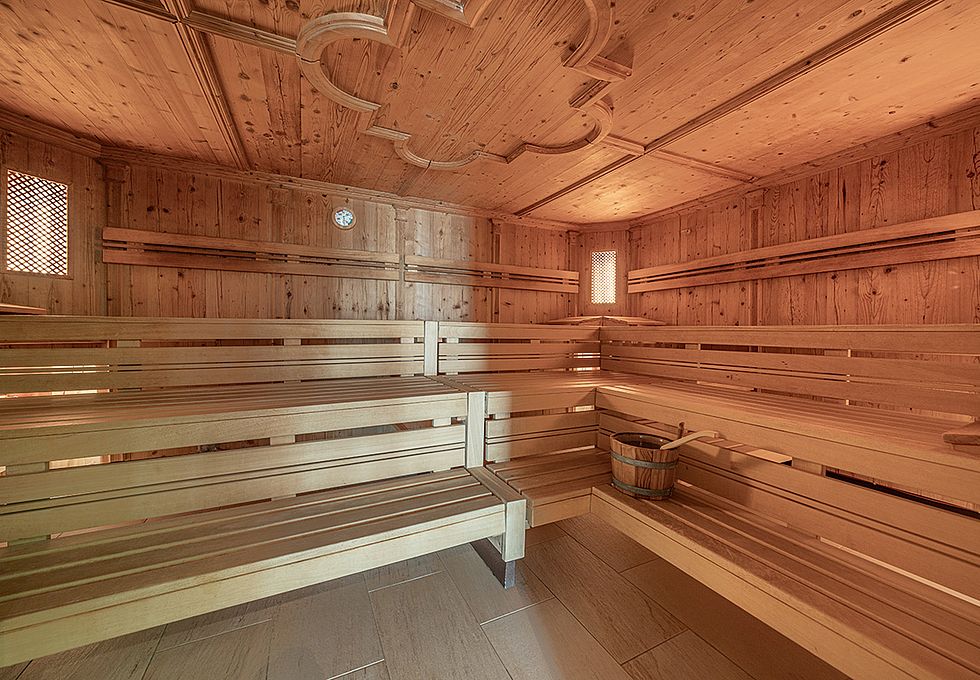 Saunas & steam bath