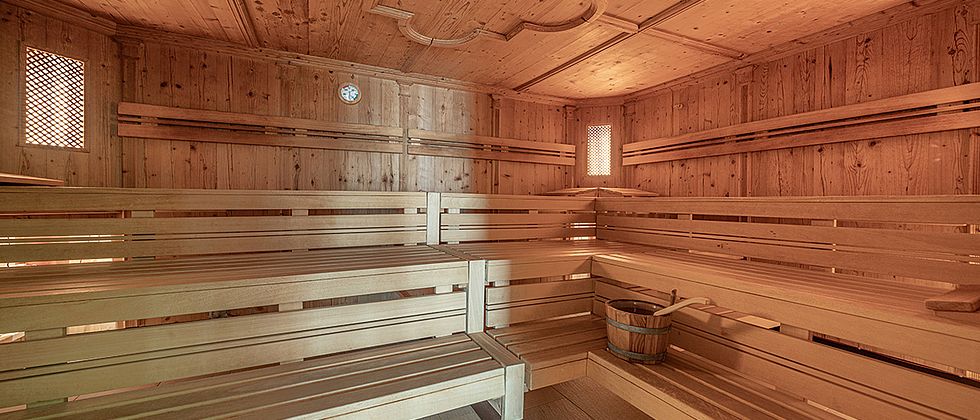 Saunas & steam bath